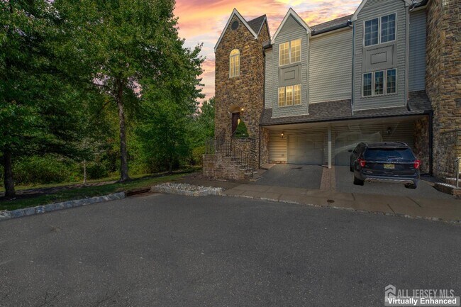 Building Photo - 7 Finch Ct