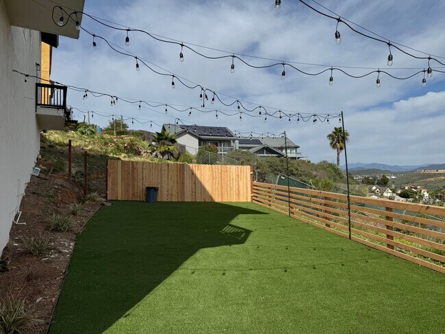 Building Photo - Sangamon Ave