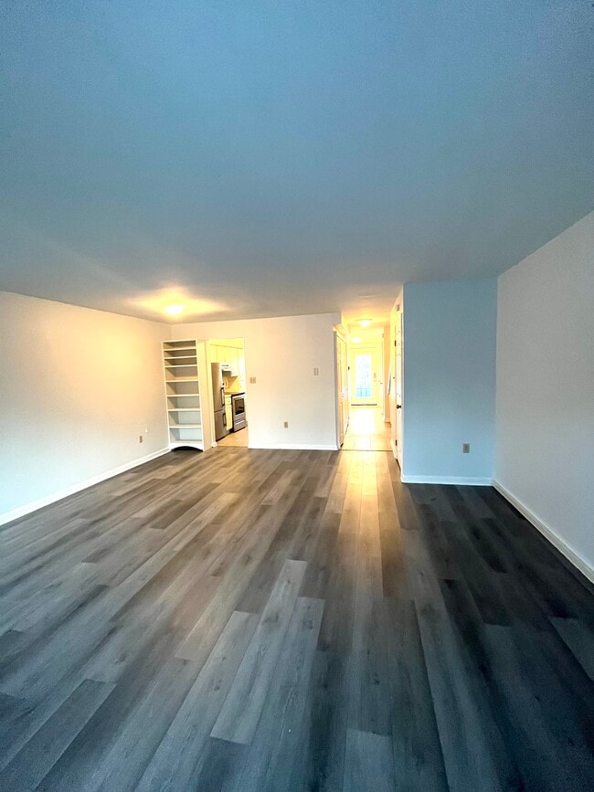 Building Photo - 41C White Farms Rd