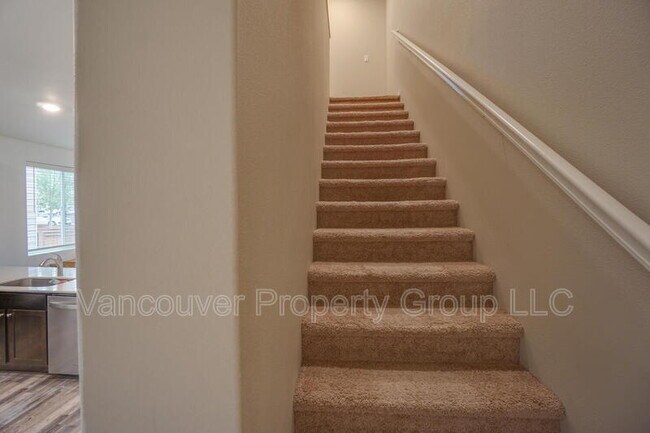Building Photo - 7120 NE 153rd Pl