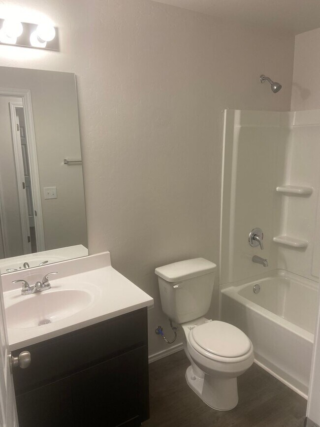 Building Photo - Pre-Leasing Available — Spacious 3-Bedroom, 2-Bath Home in Shadow Valley