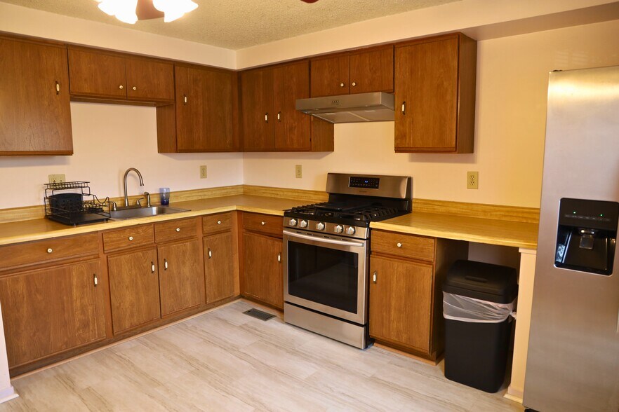 Building Photo - 1512 Penrose Ave