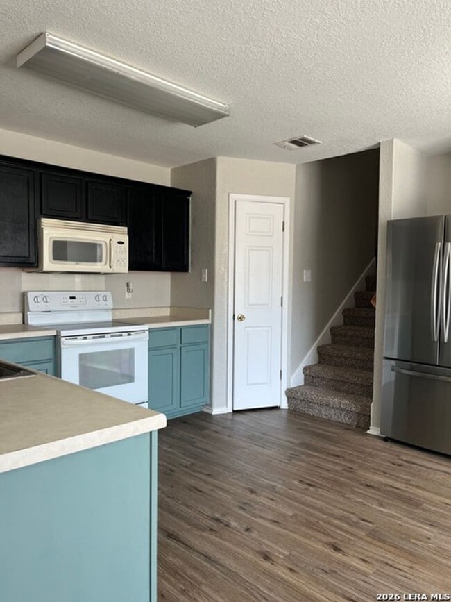 Building Photo - 434 Stable Vista