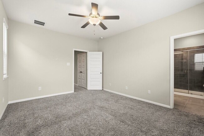 Building Photo - 1516 Lakeline Oak Dr