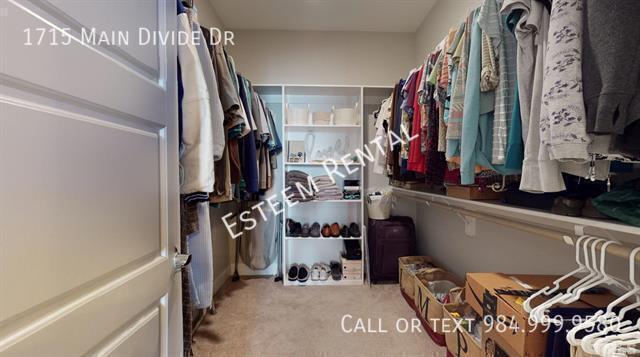 Building Photo - 1715 Main Divide Dr