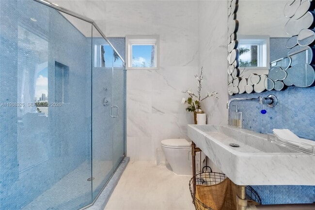 Building Photo - 100 Palm Ave