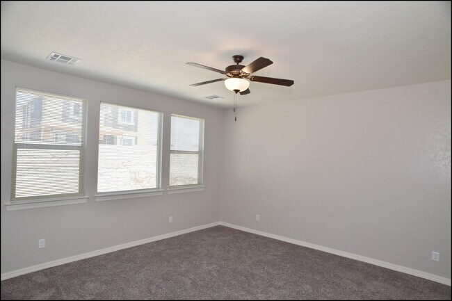 Building Photo - 10617 Hidden Palm Pl