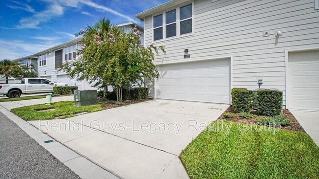 Building Photo - 409 Crestview Dr