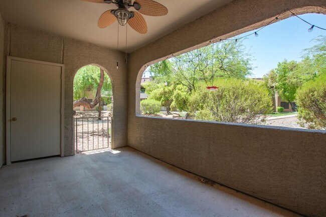 Building Photo - Beautiful 2 bed/2bath condo in Scottsdale!!