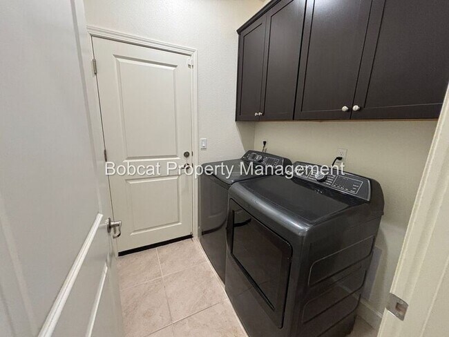 Building Photo - 1120 Dapple Dr
