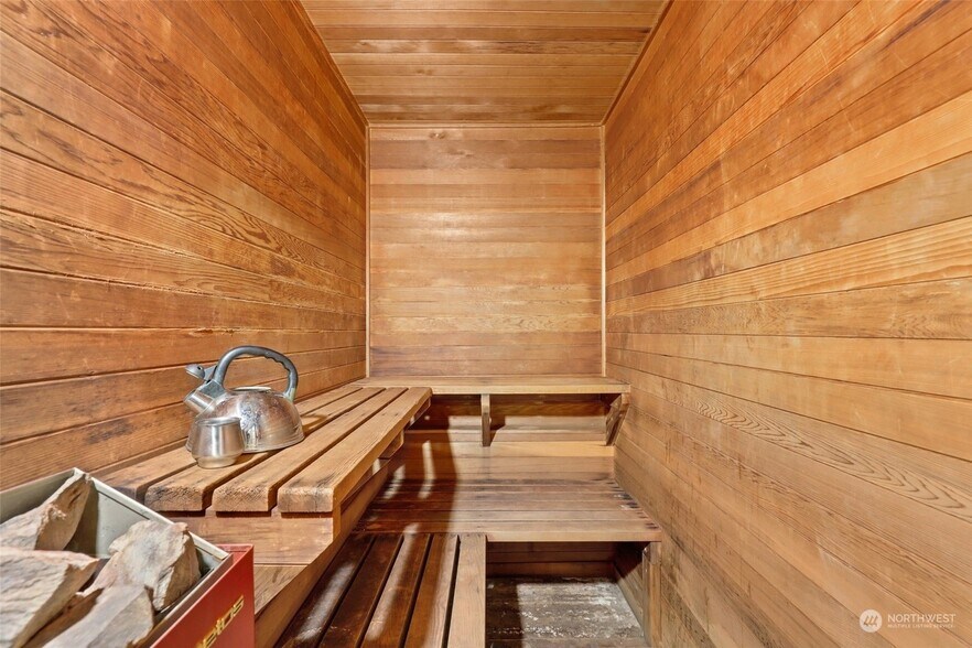 Building Photo - 5844 NE 75th St