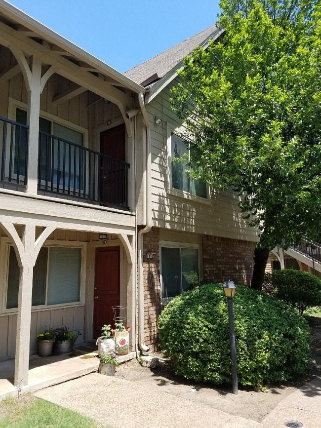 The Village at Brookside Tulsa, OK Apartment Finder