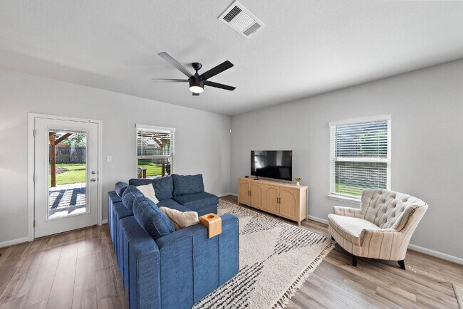 Building Photo - Stylish Corner Homesite on a Quiet Cul-de-...