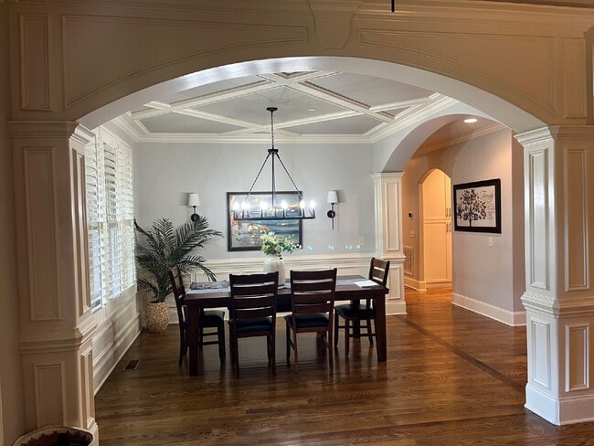 Building Photo - 1682 Sunset Park Dr
