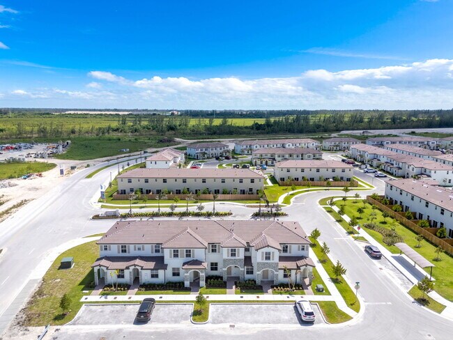 Building Photo - 2660 SE 28th St