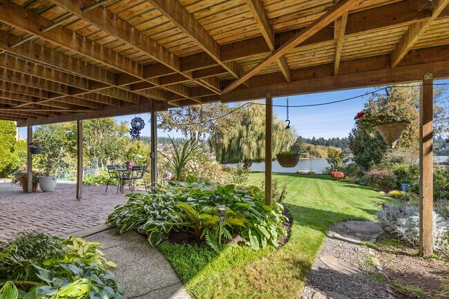 Building Photo - Charming 1 bed, 1 bath overlooking Lake Ballinger in Edmonds Bottom Floor Of Duplex $2350/mo.