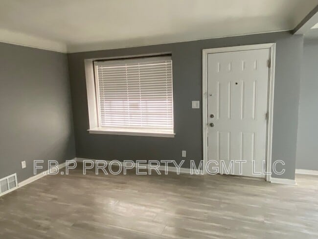 Building Photo - 19480 Huntington Rd