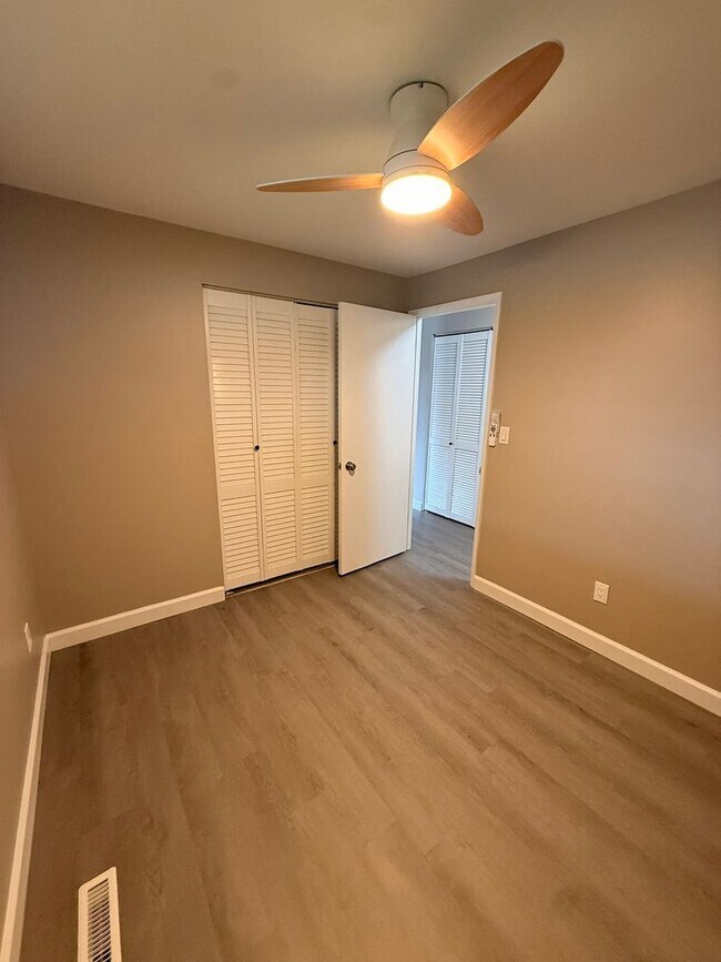 Building Photo - 4320 Harbison St