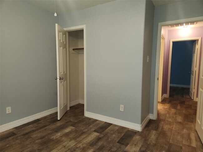 Building Photo - 303 Pine Mist Ln