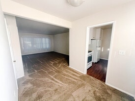 Building Photo - 1604 Larch St