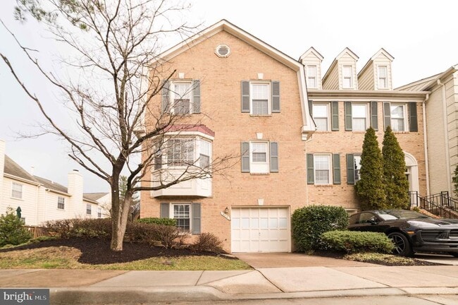 Building Photo - 8016 Merry Oaks Ln