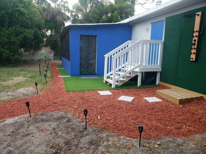 Spacious Backyard - 1875 Missle View Ave