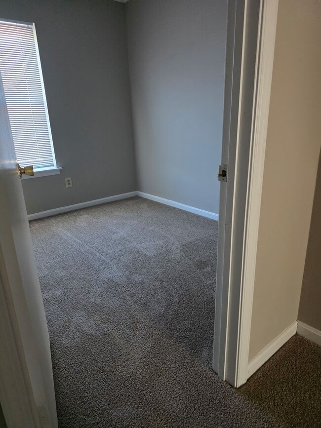 Building Photo - 3BR Townhome in Riverside Neighborhood of Belcamp!