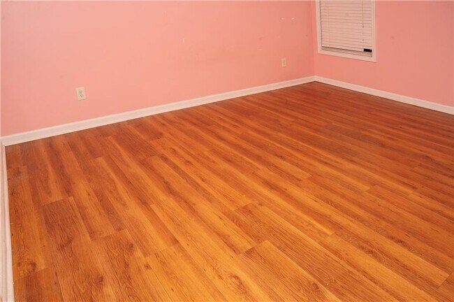 Building Photo - 2581 Southhaven Ln