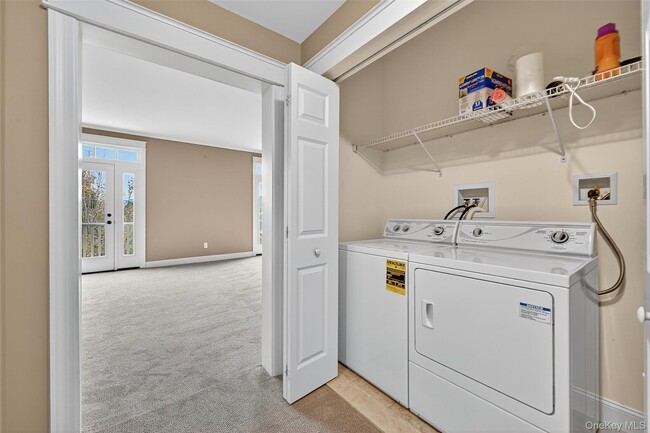 Building Photo - 15 Cropsey St