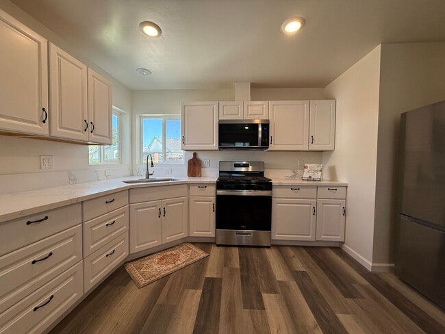 Building Photo - Beautiful Brand-New Detached Single Story ADU Near Marian Regional Medical Ctr