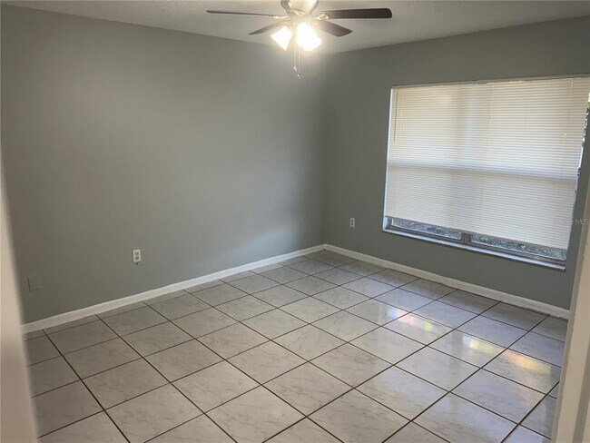 Building Photo - 444 Ball Ct