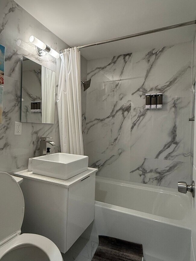 Building Photo - Single Family Home in Non HOA East Boca Raton