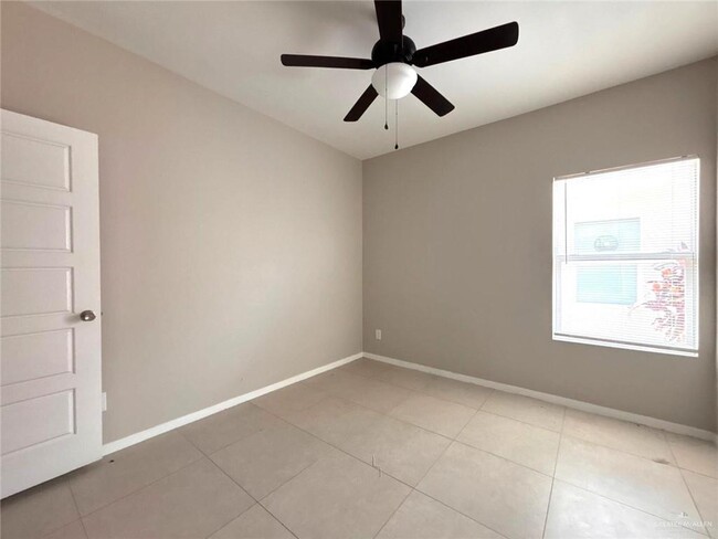 Building Photo - 1313 Alta Vista Dr