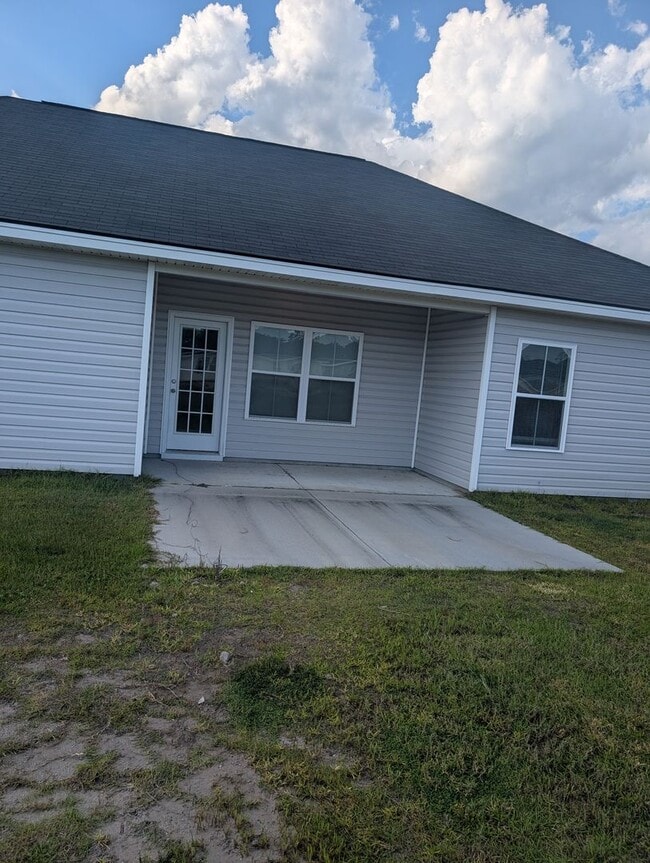 Building Photo - ? For Rent – Spacious 4 Bedroom, 2 Bathroo...