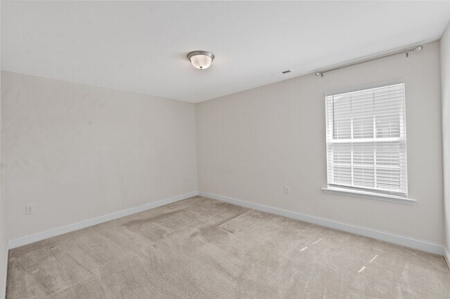Building Photo - Spacious 4bd/3ba in Franklinton