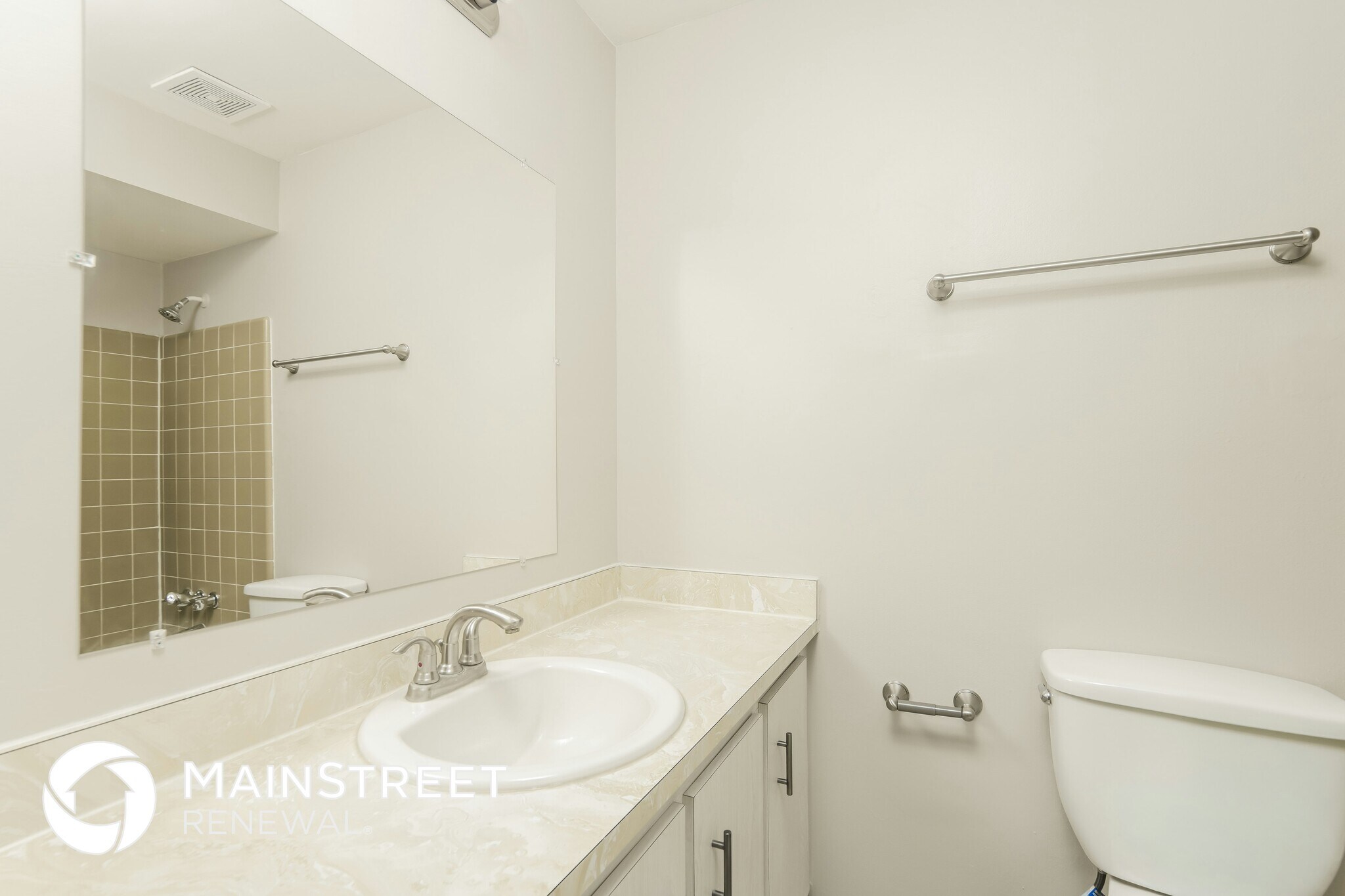 Building Photo - 839 Onyx Dr NE