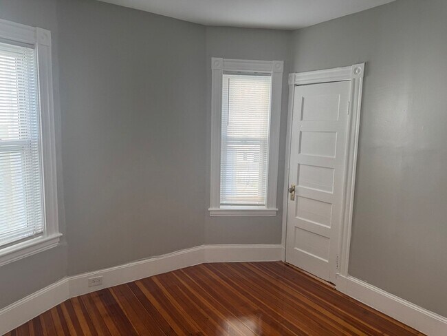 Building Photo - 51 Withington St