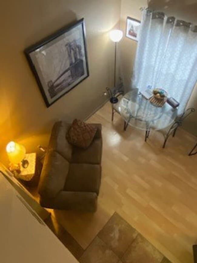 Building Photo - Furnished 2 bedroom 2 bath Loft Style Open...