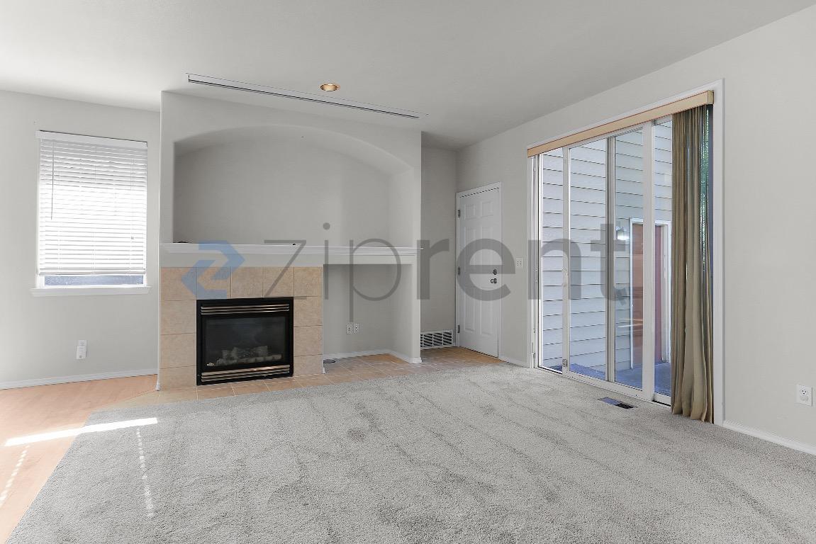 Building Photo - Unit