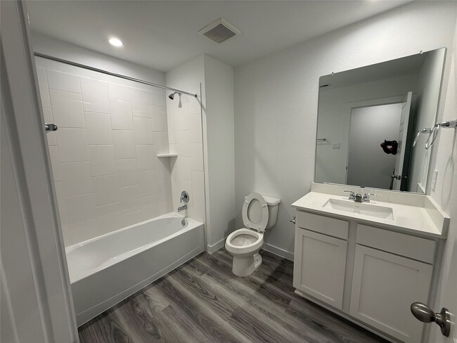 Building Photo - 10325 Sylvan Wds Trl