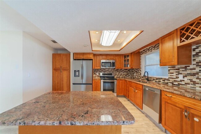 Building Photo - 5521 W Shr Dr