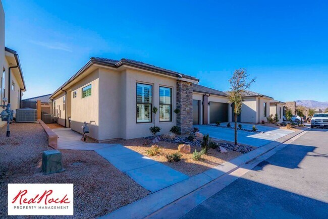 Building Photo - 2 Bedroom Fully Furnished Home In Sun River Community for 55 years and older with a firm 6 Month ...