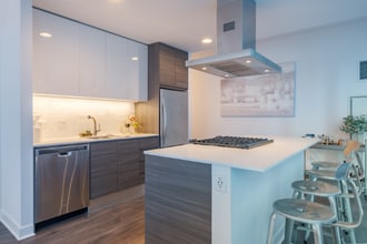 Building Photo - 230 W Hubbard St