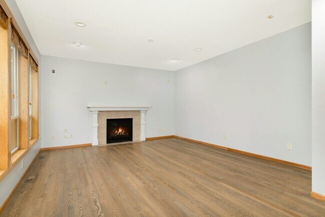 Building Photo - 10935 Eagle View Pl