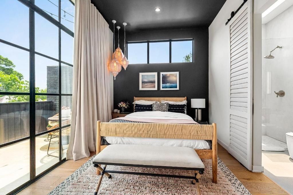 Building Photo - 1008 Albion Ave NE