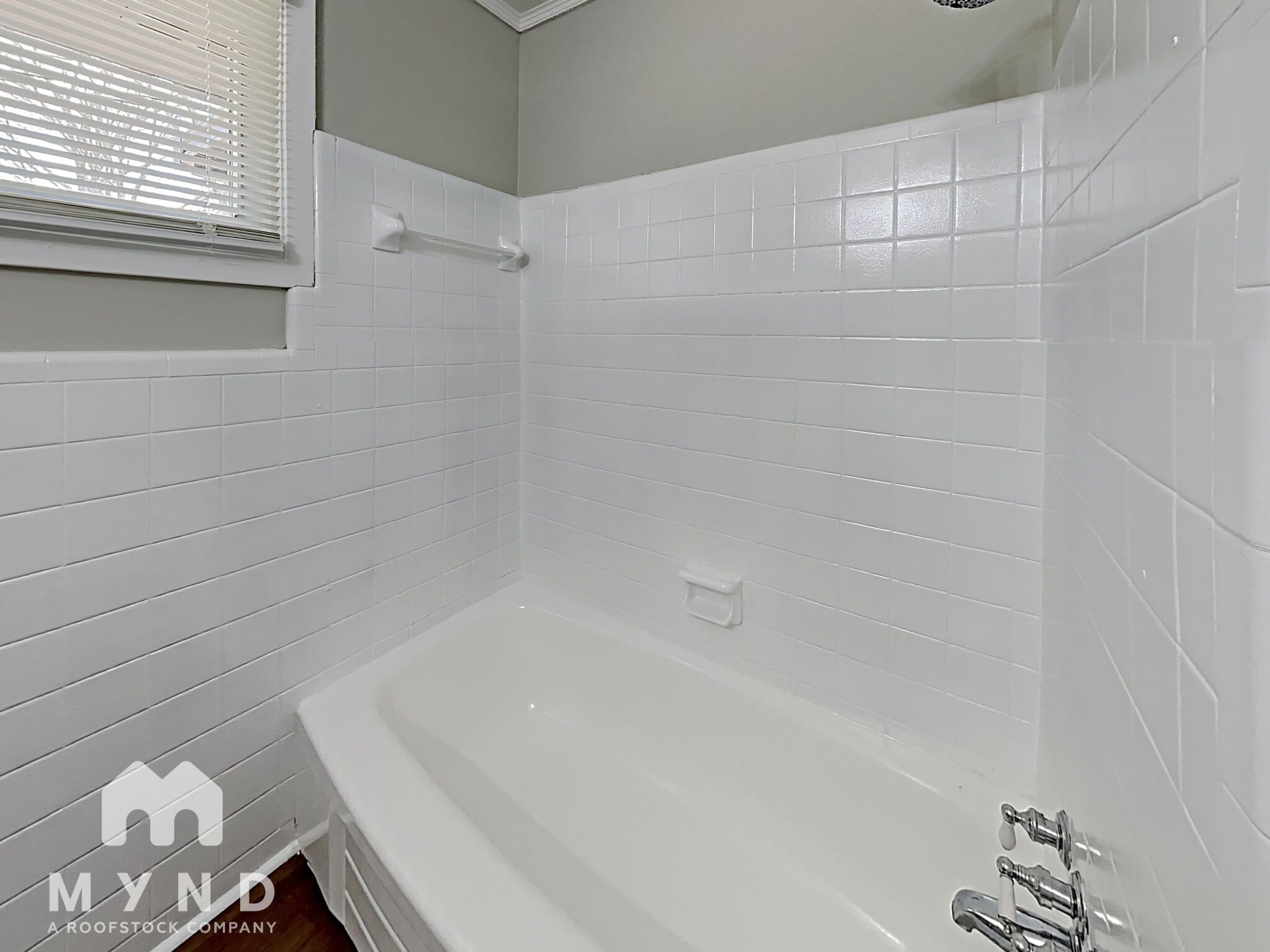 Building Photo - 5016 Scenic View Dr