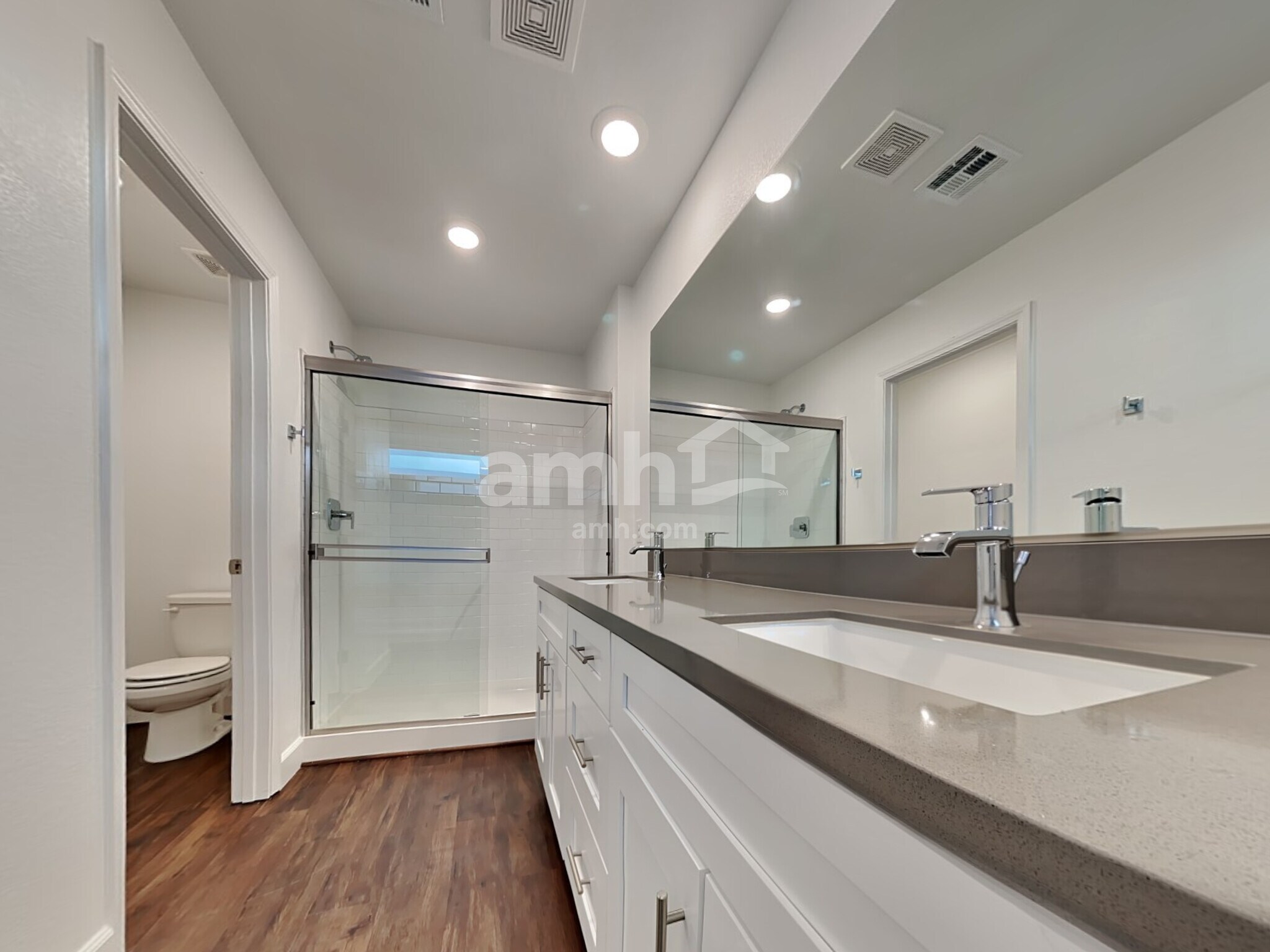 Building Photo - 136 Charmante Tulip Ln