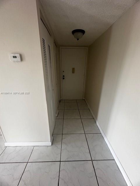 Building Photo - 4160 Inverrary Dr