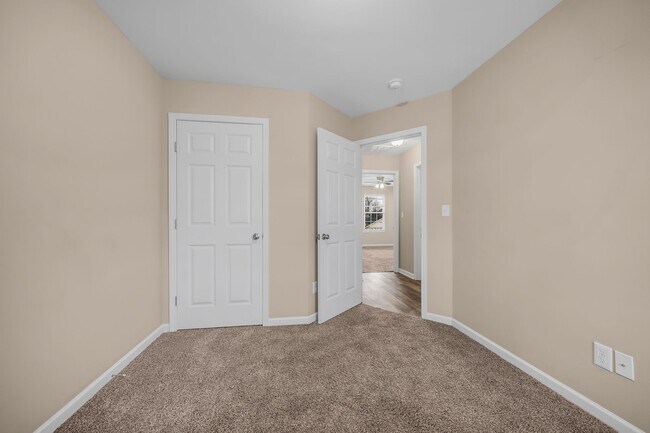 Building Photo - 1911 9th Ave N