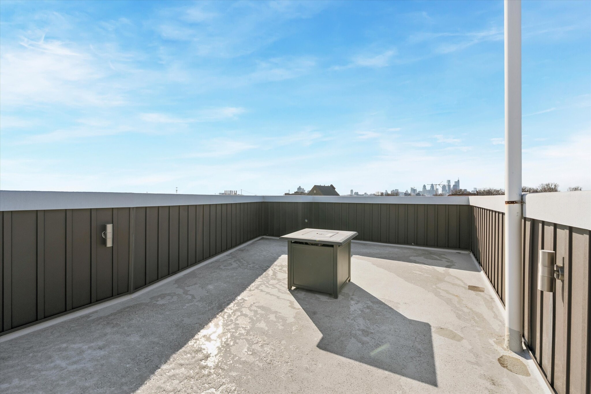 Building Photo - 2521 E Dauphin St